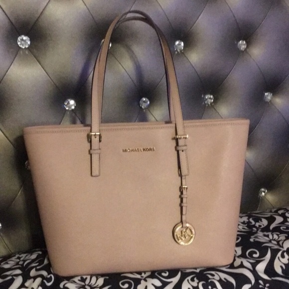 MICHAEL Michael Kors Handbags - Like New Michael Kors Saffiano Leather Jet Set